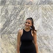 Doy clases de ingles, de primaria hasta la eso. He estado un año en canada estudiando primero de bachillerato